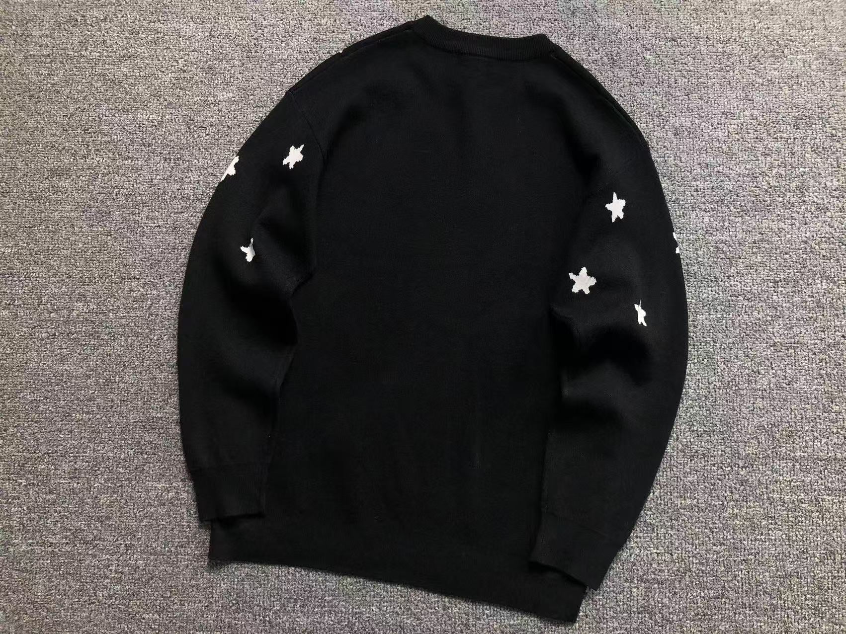 P - SWEATER
