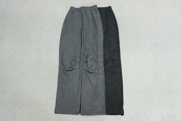 F - SWEATPANTS
