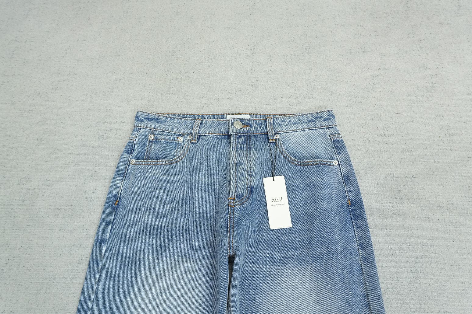 A - JEANS