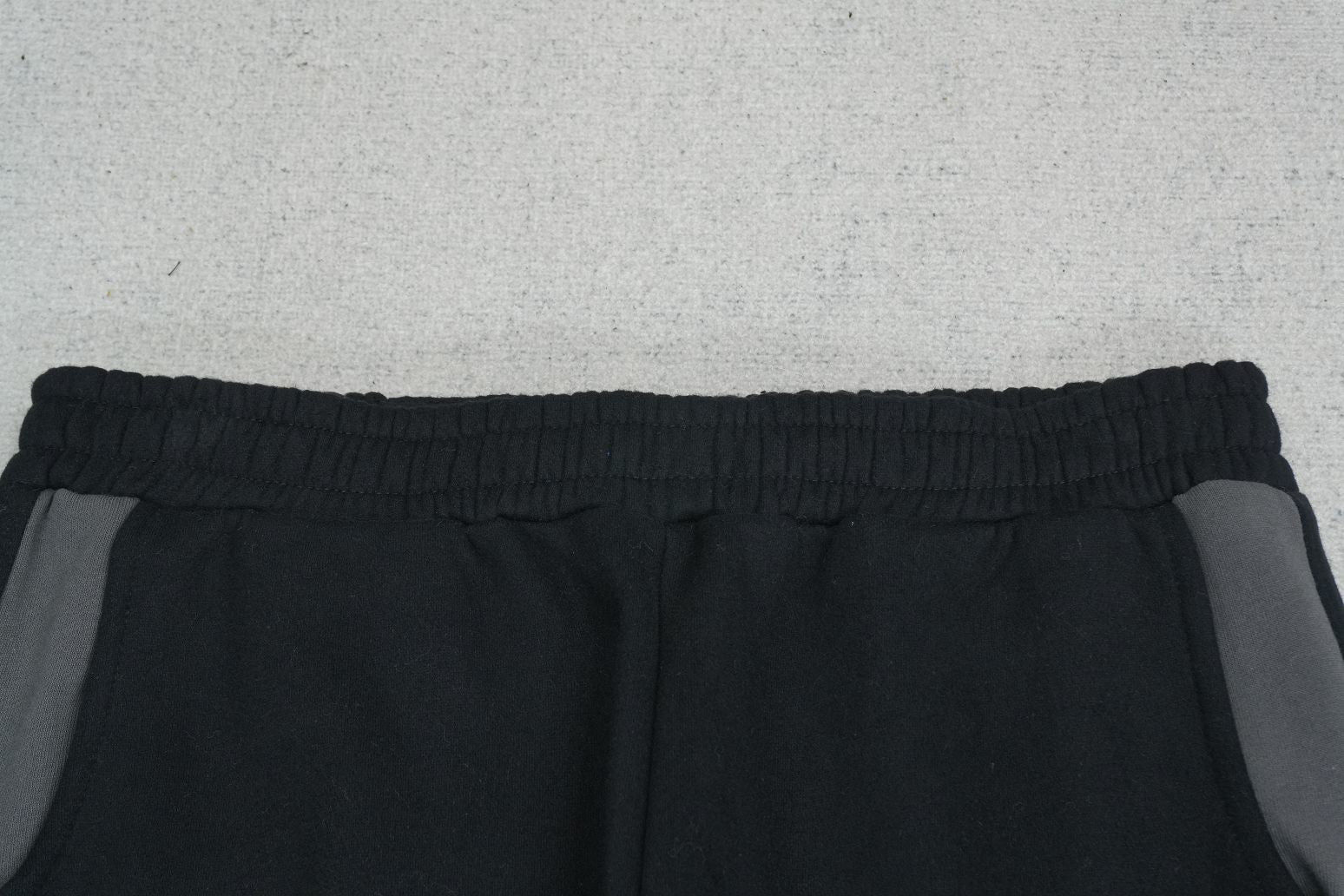 M - SWEATPANTS