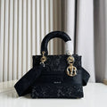 D - TASCHE