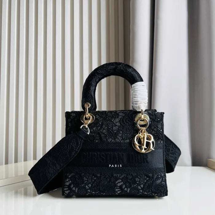 D - TASCHE
