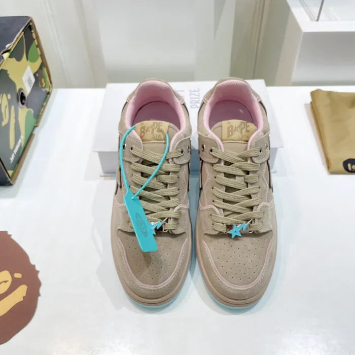 B - SNEAKERS