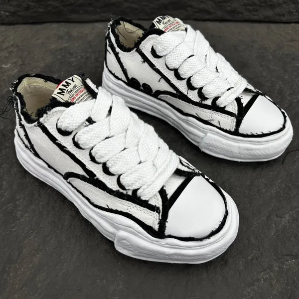 A - SNEAKERS