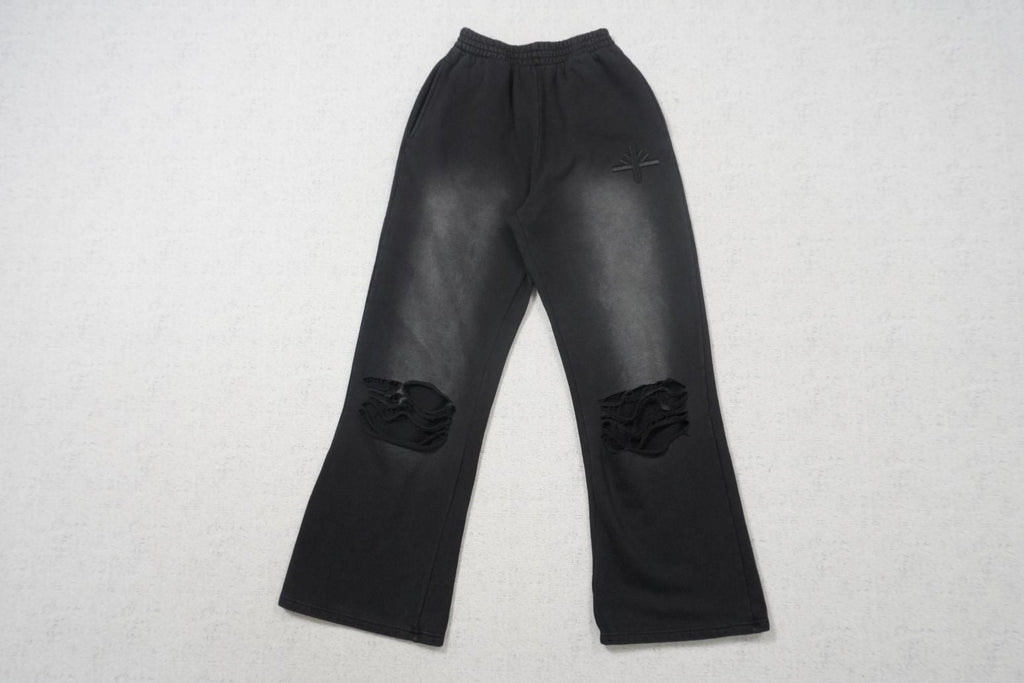 V - SWEATPANTS