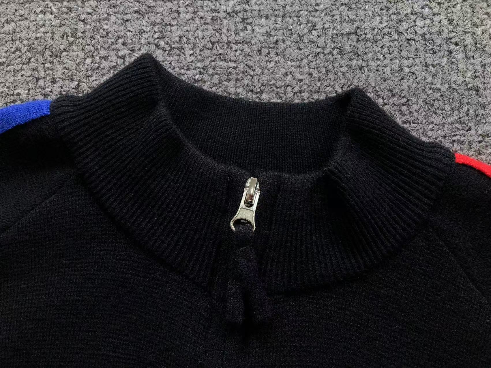 C - SWEATER