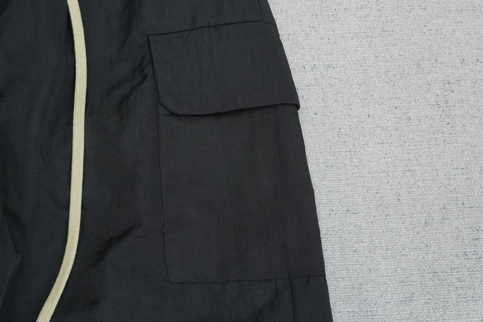 F - SWEATPANTS