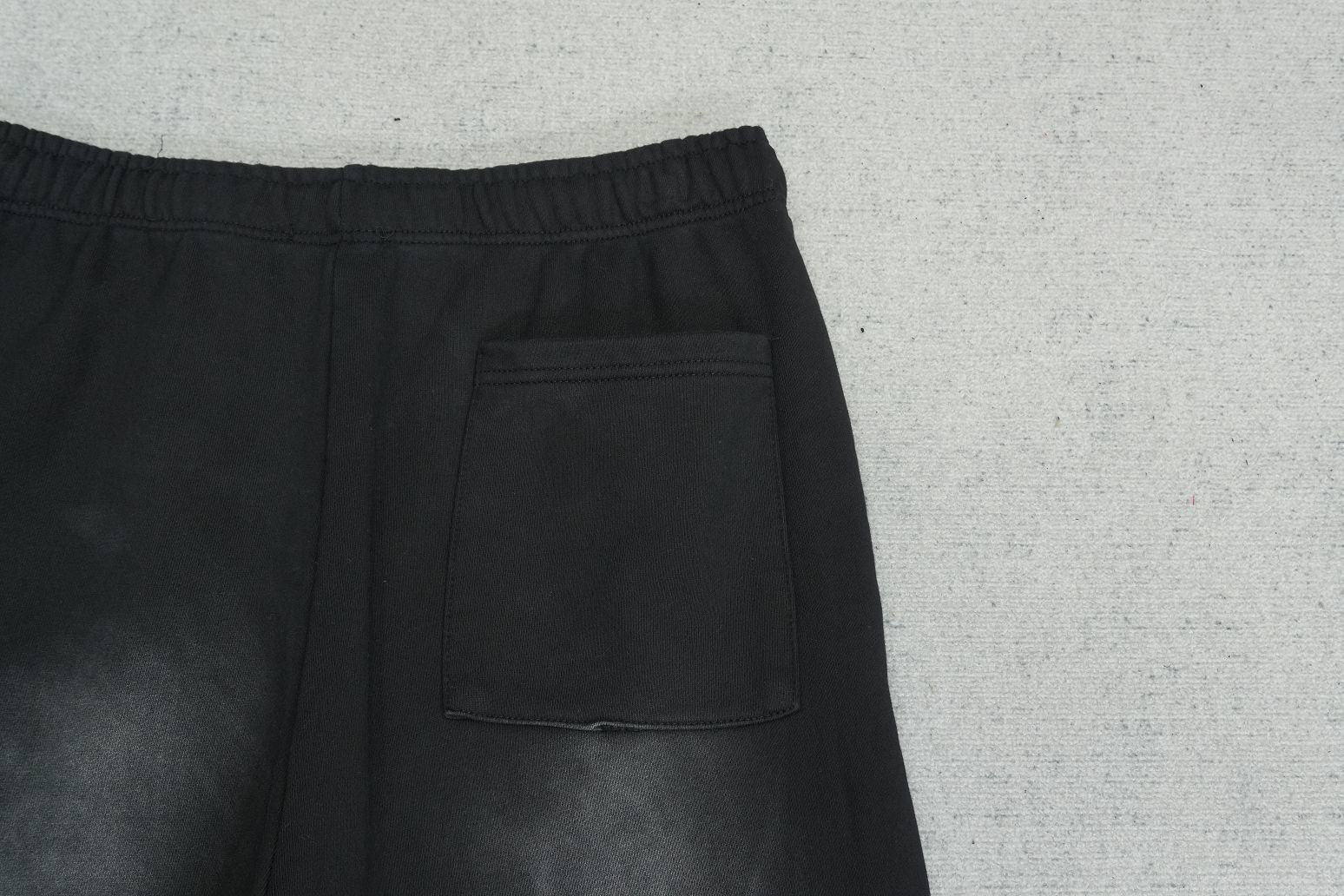 M - SWEATPANTS