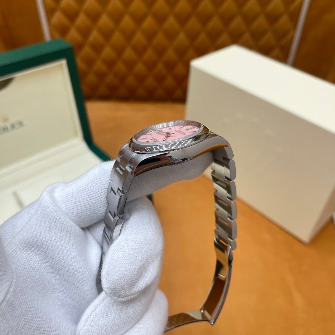 M - Watch