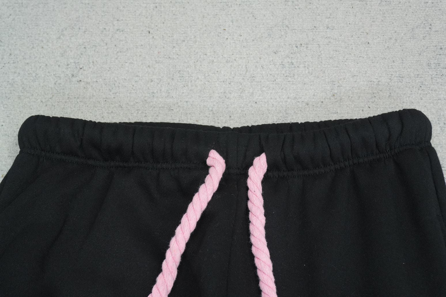 S - SWEATPANTS