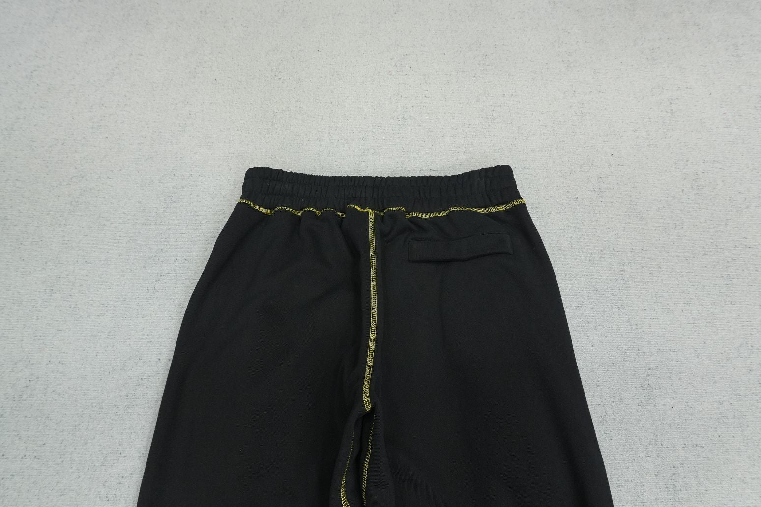 C - SWEATPANTS