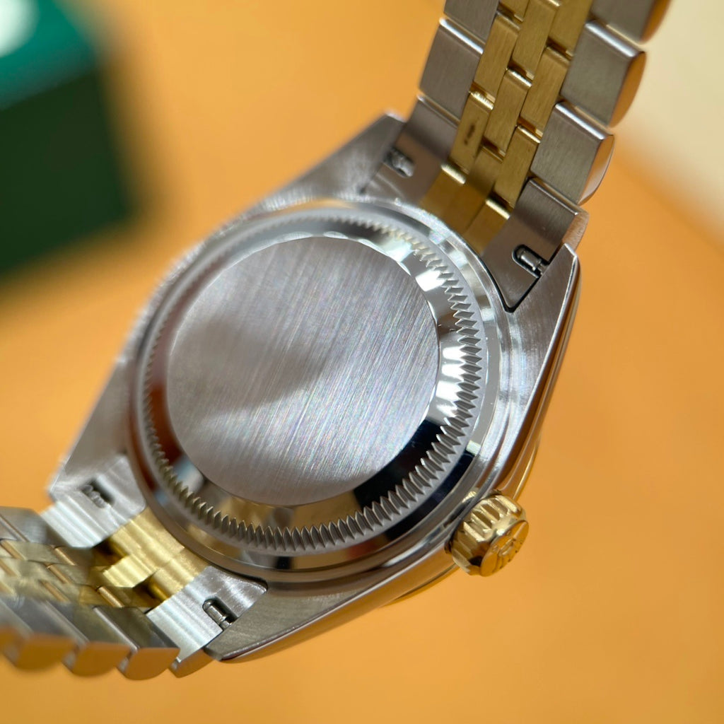 M - Watch