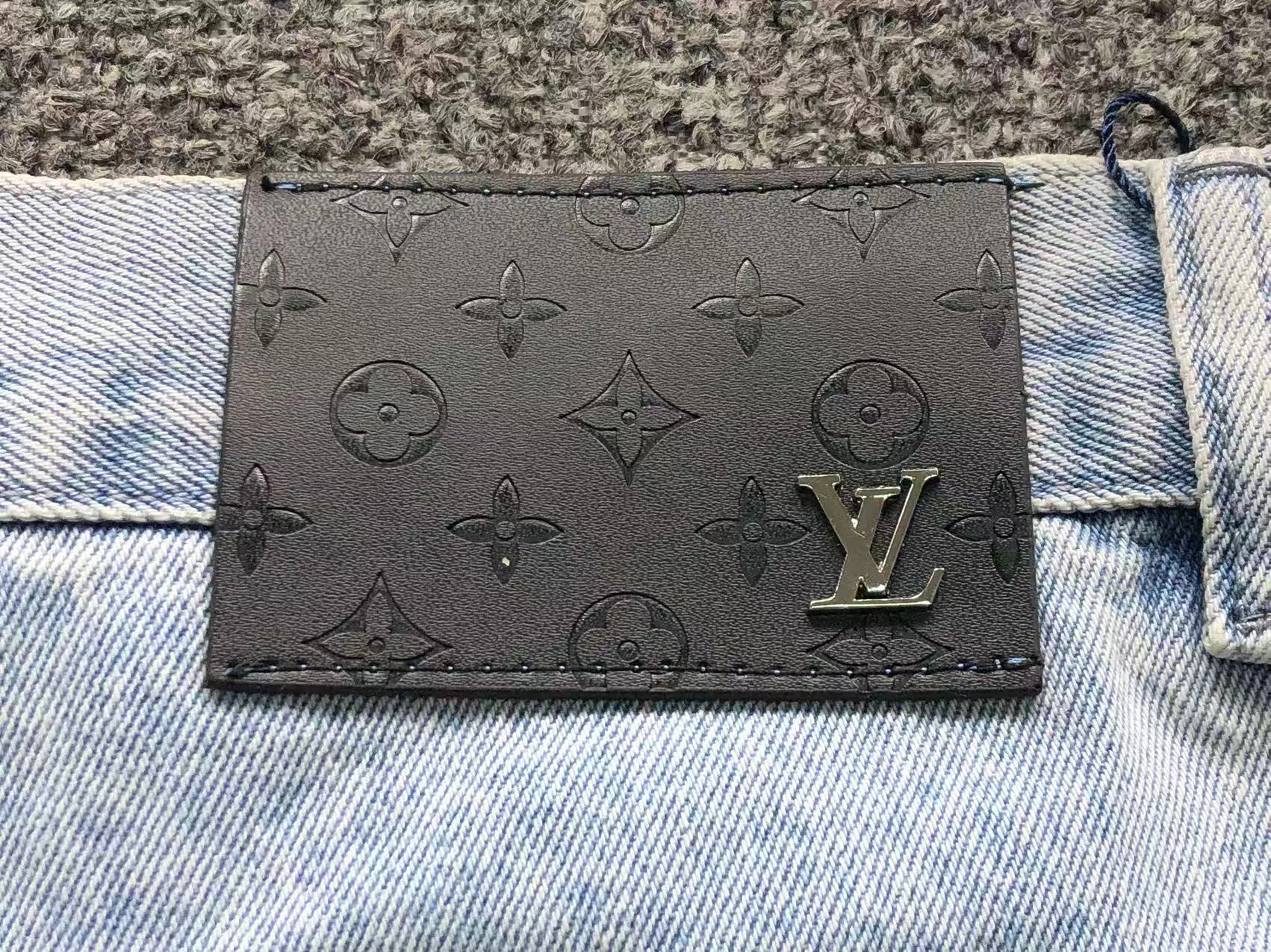 L - SHORTS