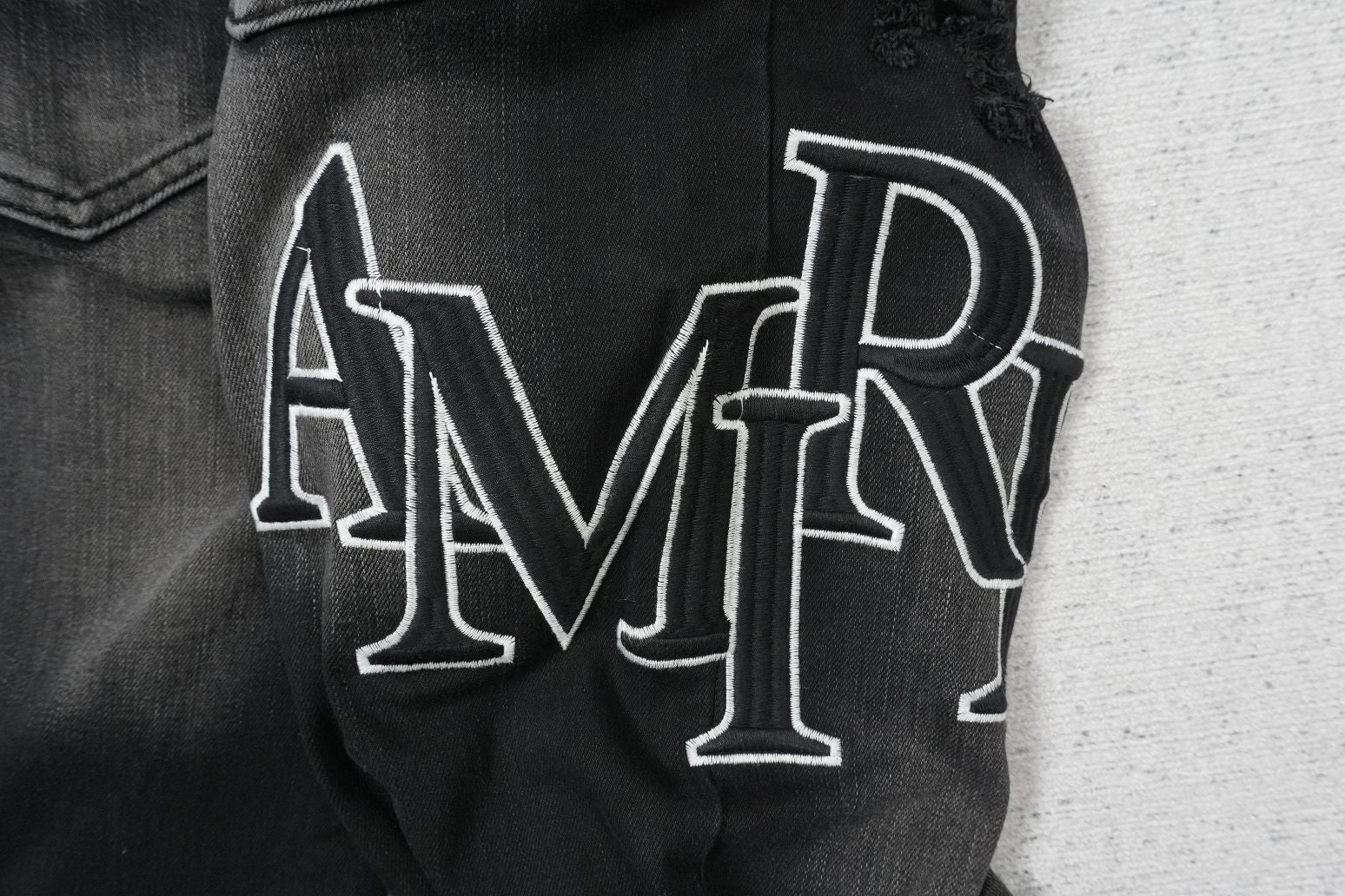 A - JEANS