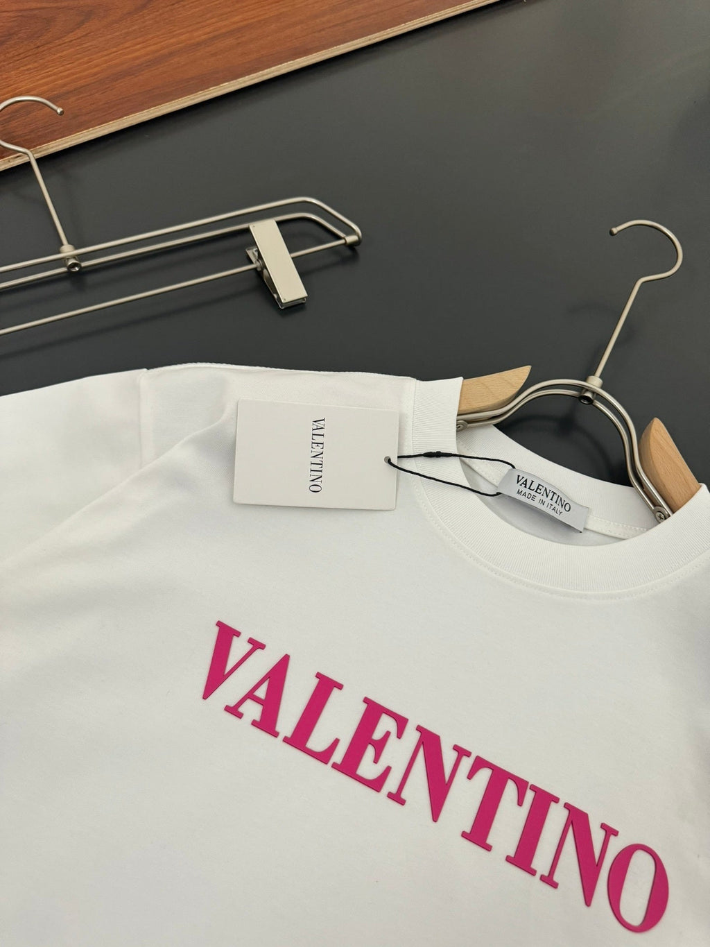 V - TSHIRT