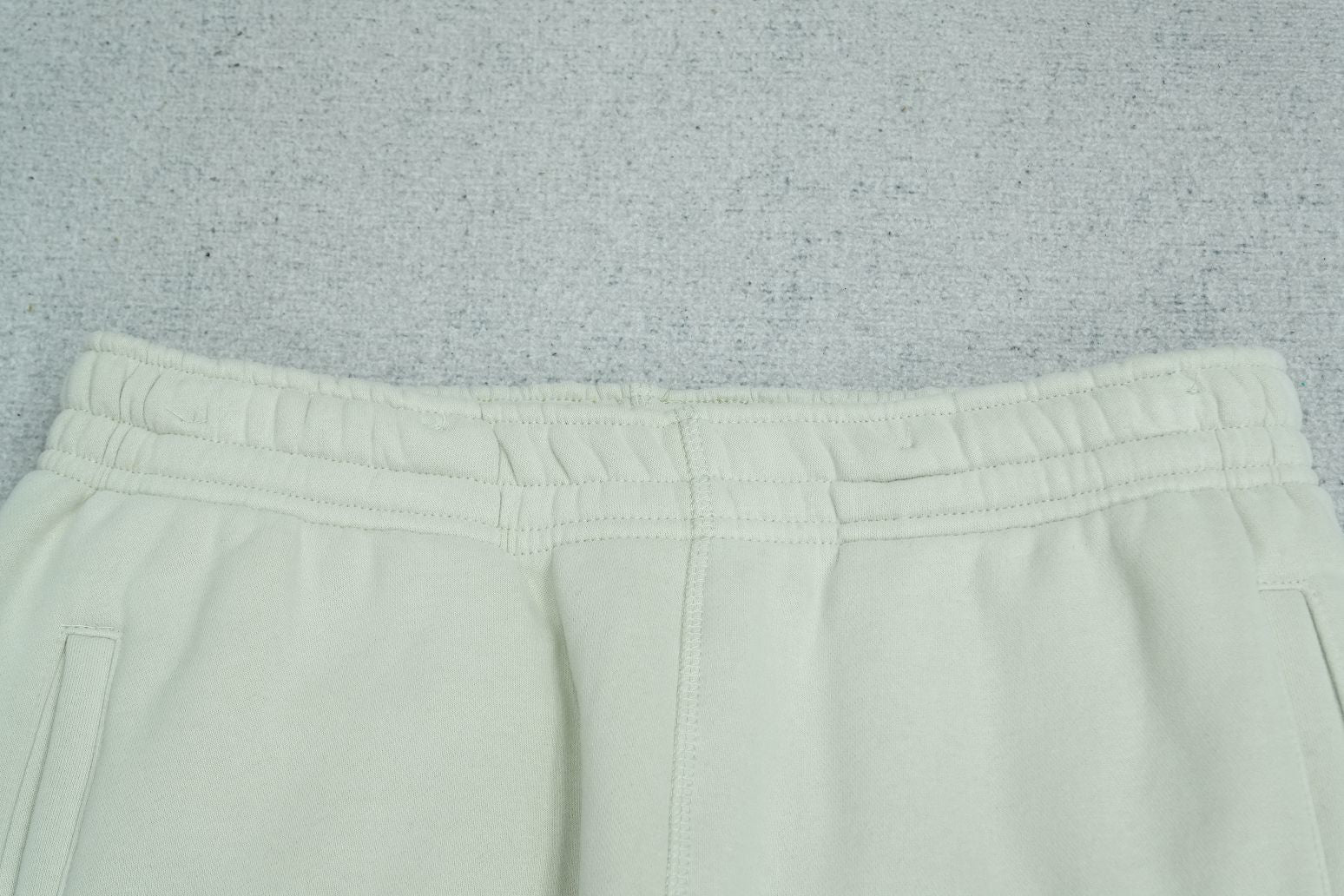 C - SWEATPANTS