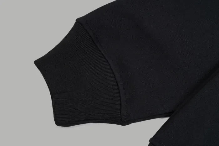 P - SWEATER