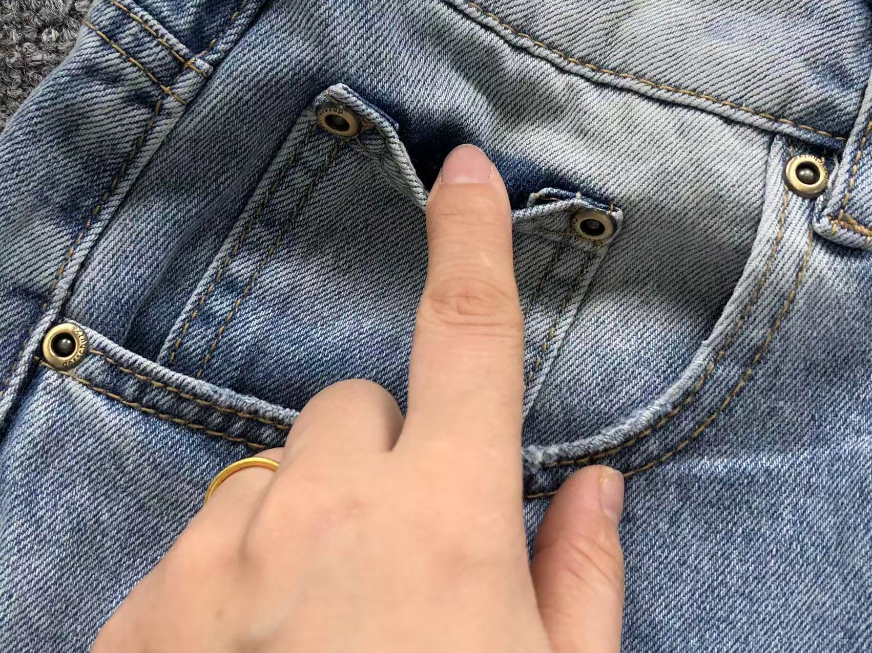 D - SHORTS