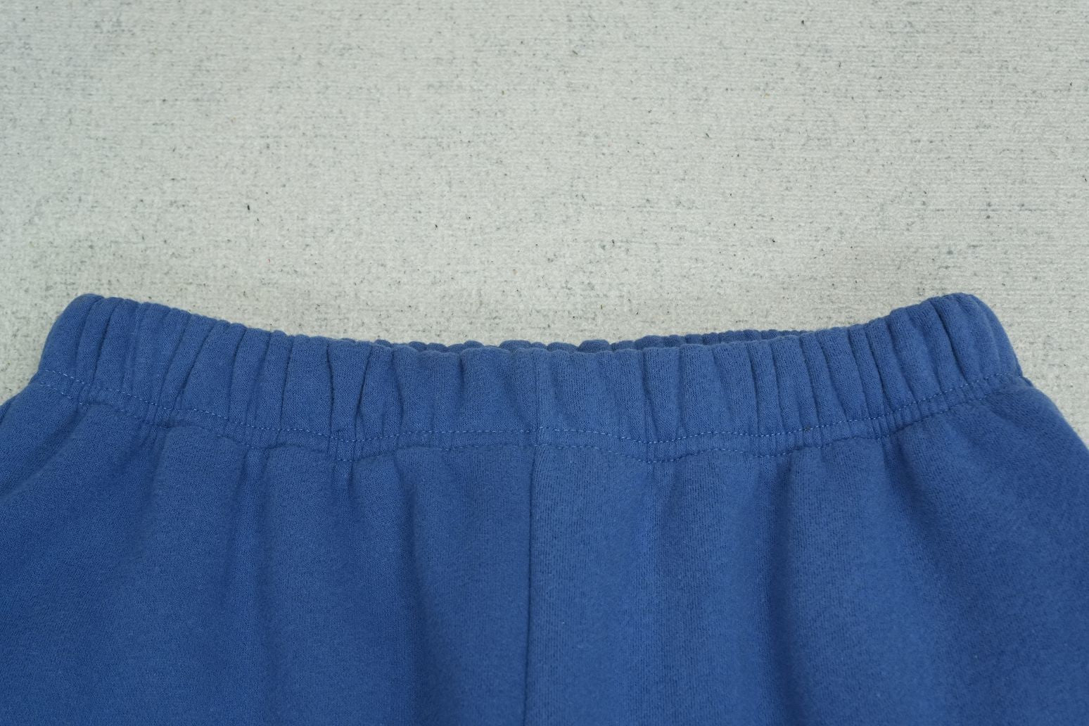 B - SWEATPANTS