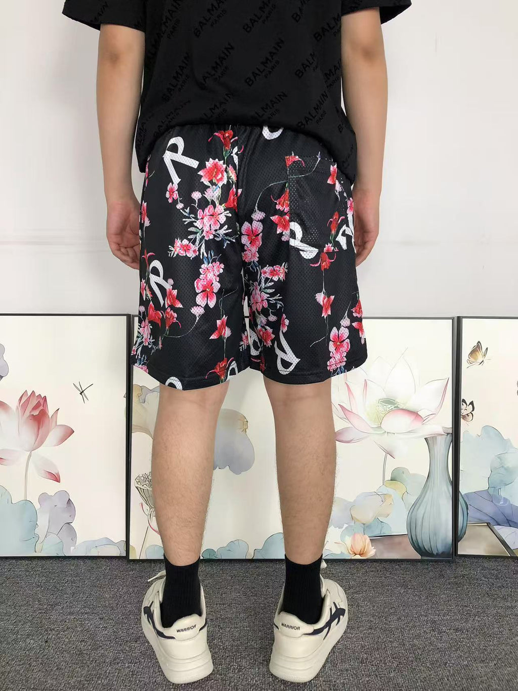 R - SHORTS
