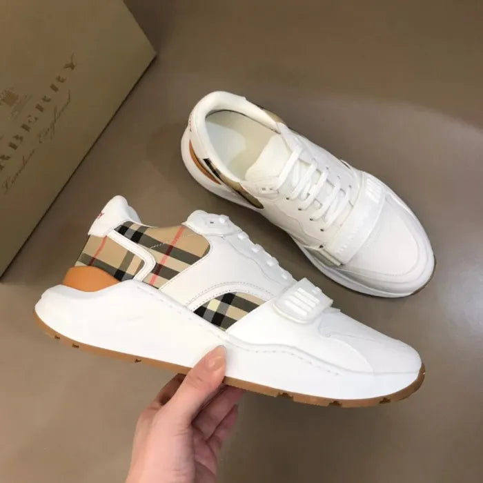 B - SNEAKERS