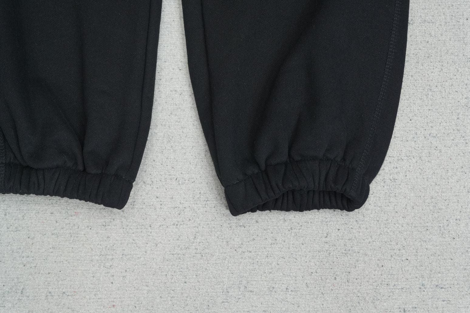 C - SWEATPANTS