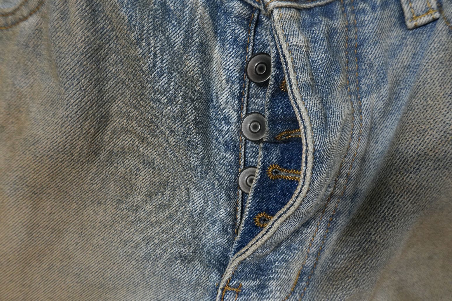 A - JEANS