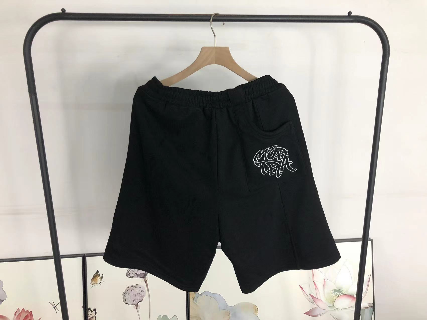M - SHORTS
