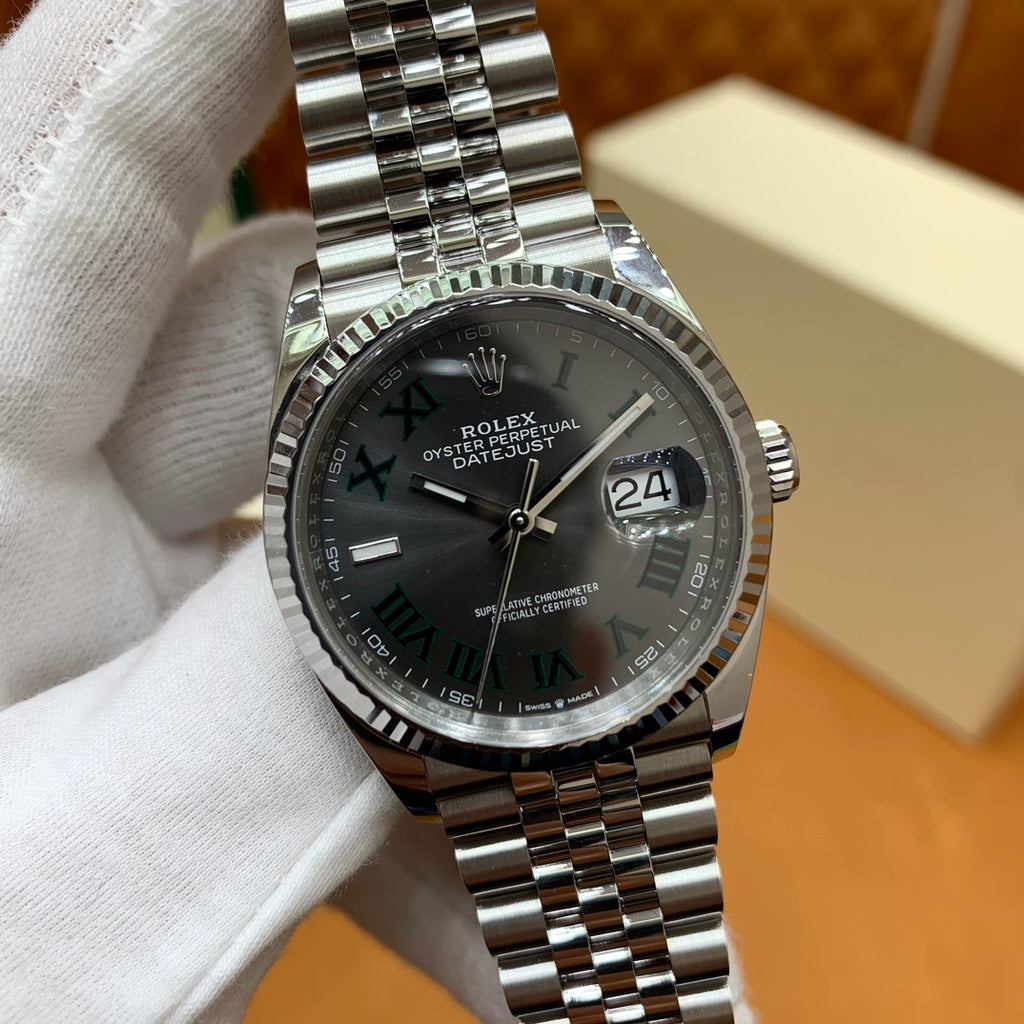 M - Watch