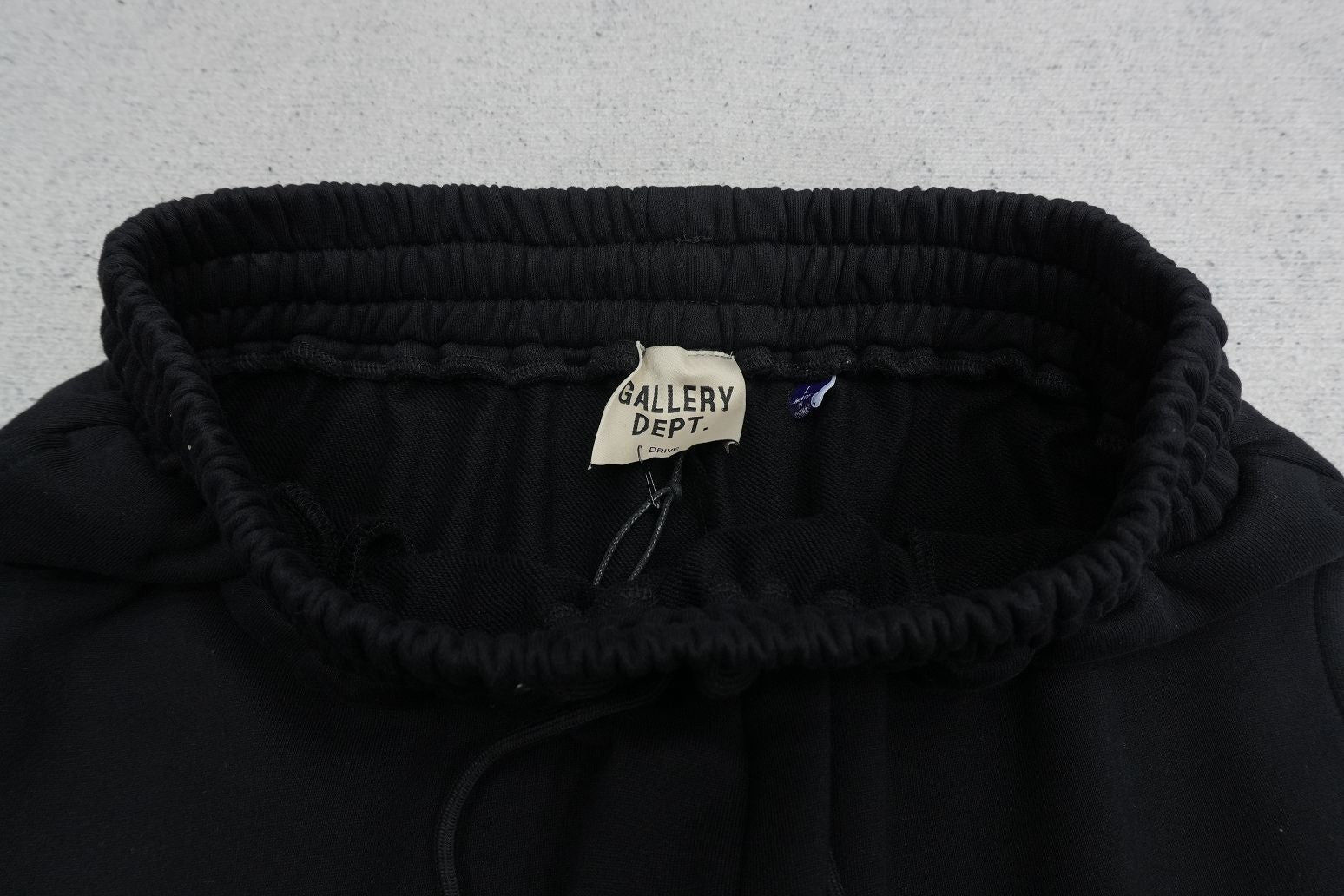 G - SWEATPANTS
