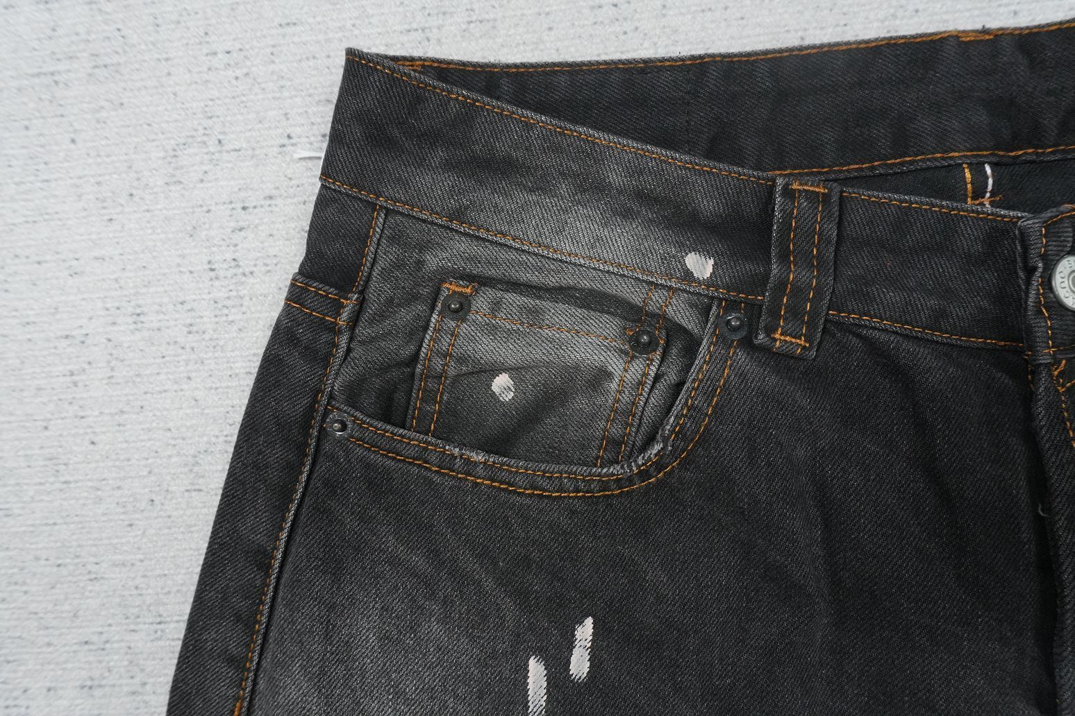A - JEANS