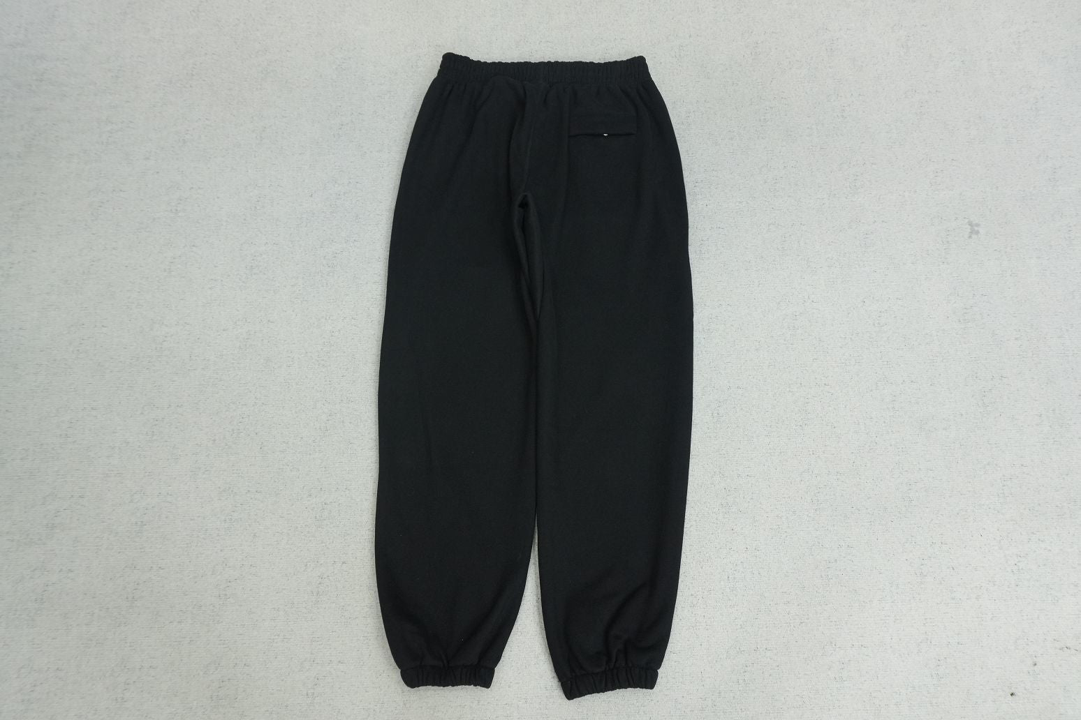C - SWEATPANTS