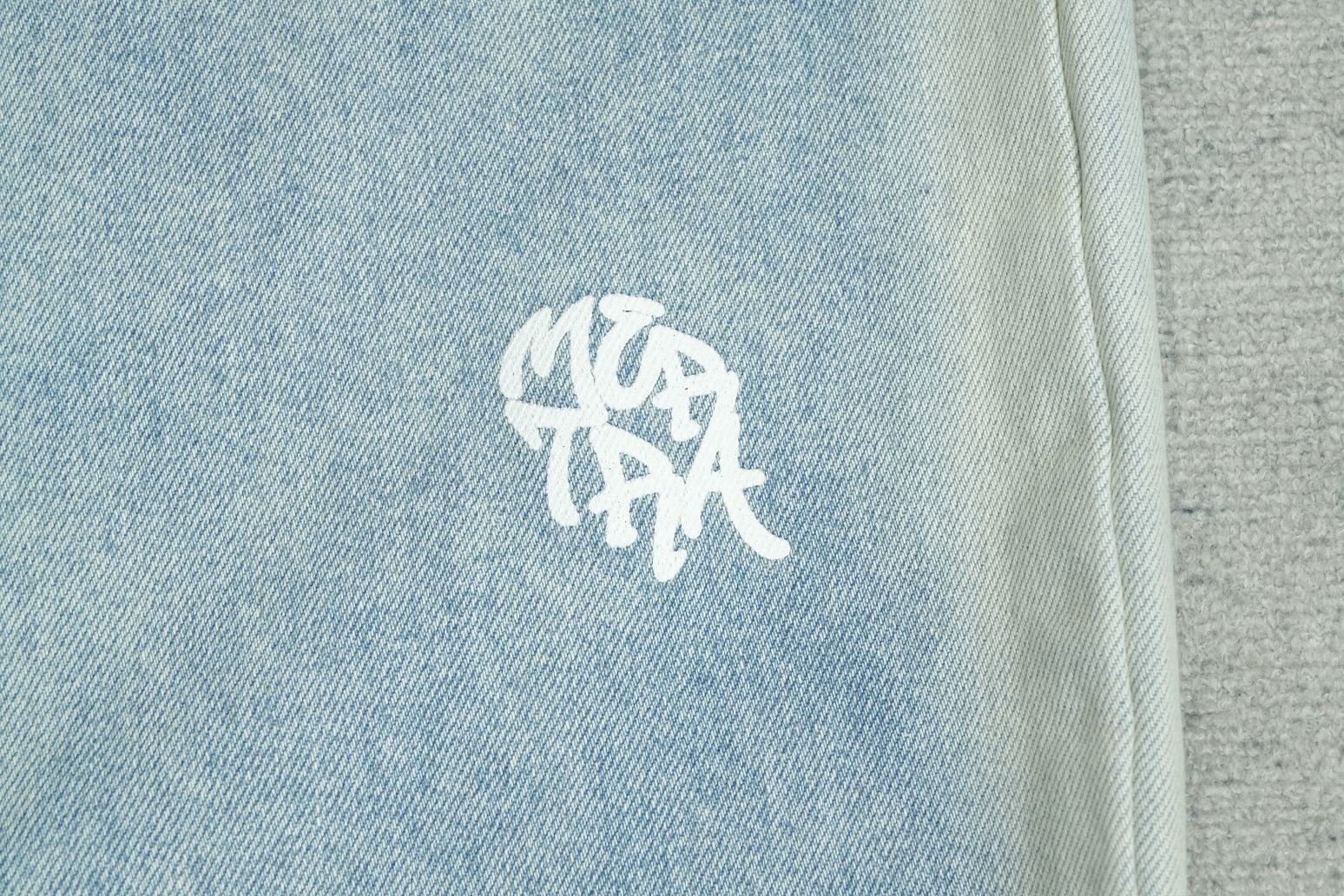 M - JEANS