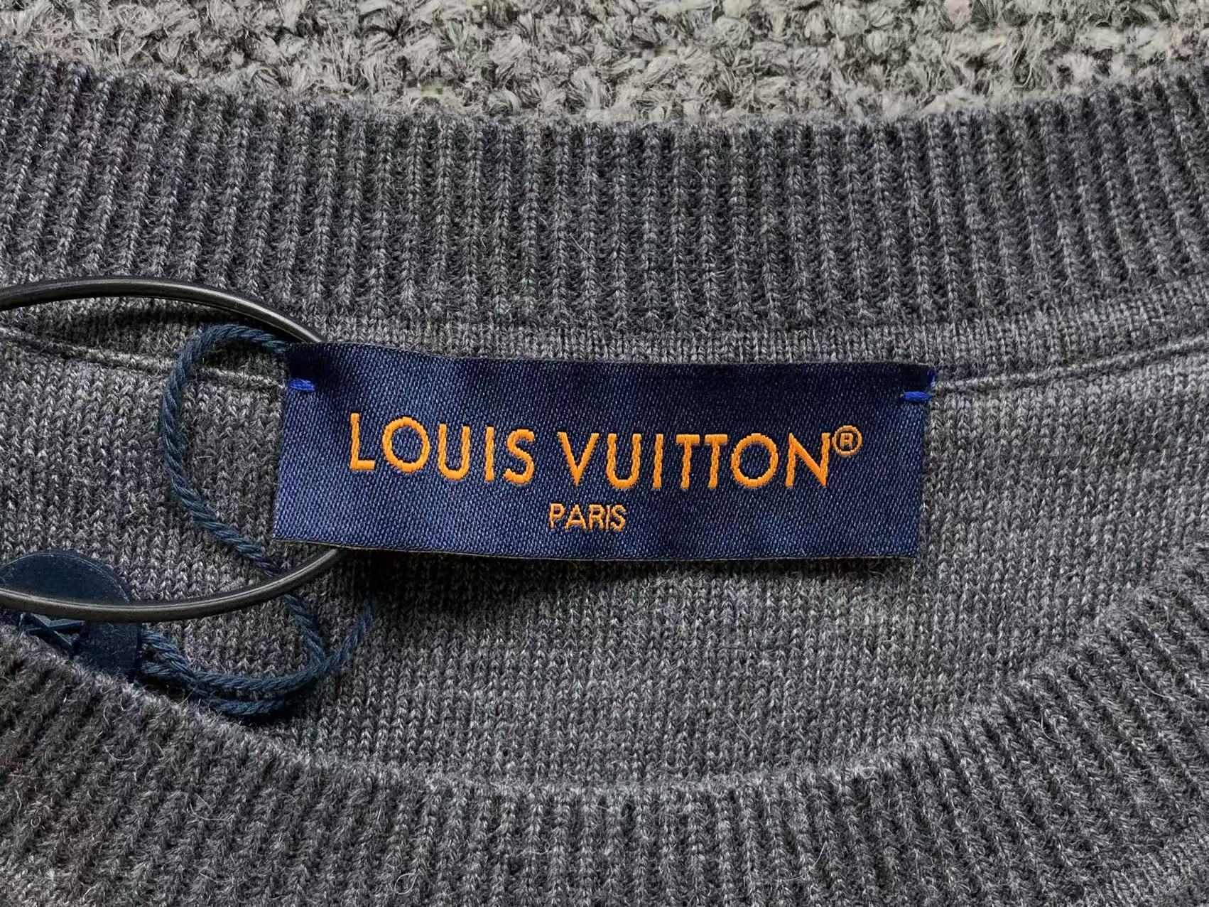 L - SWEATER