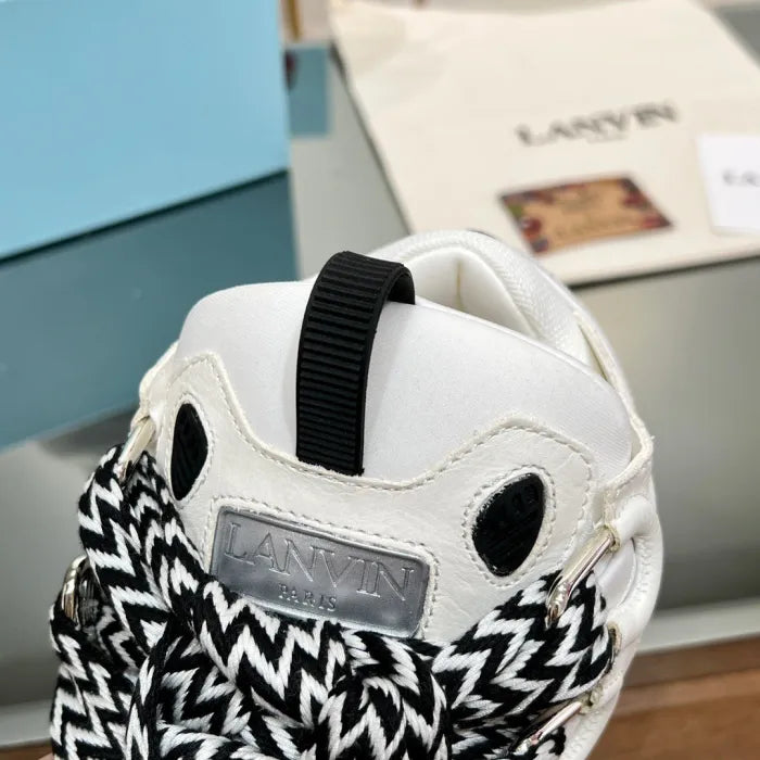 L - SNEAKERS