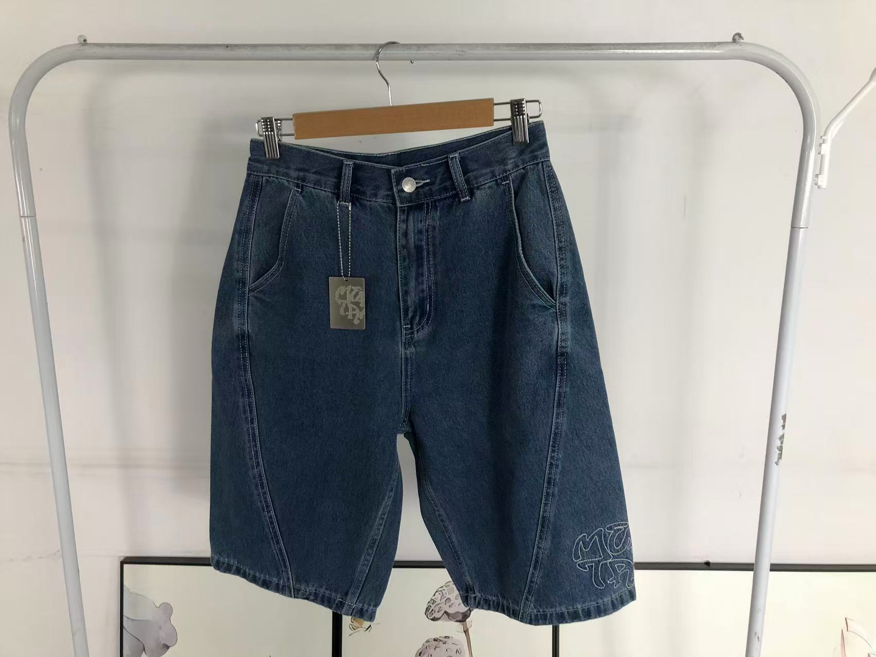 M - SHORTS