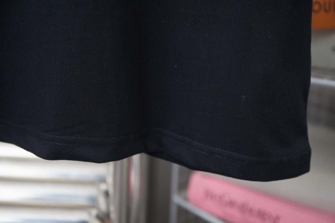 V - TSHIRT