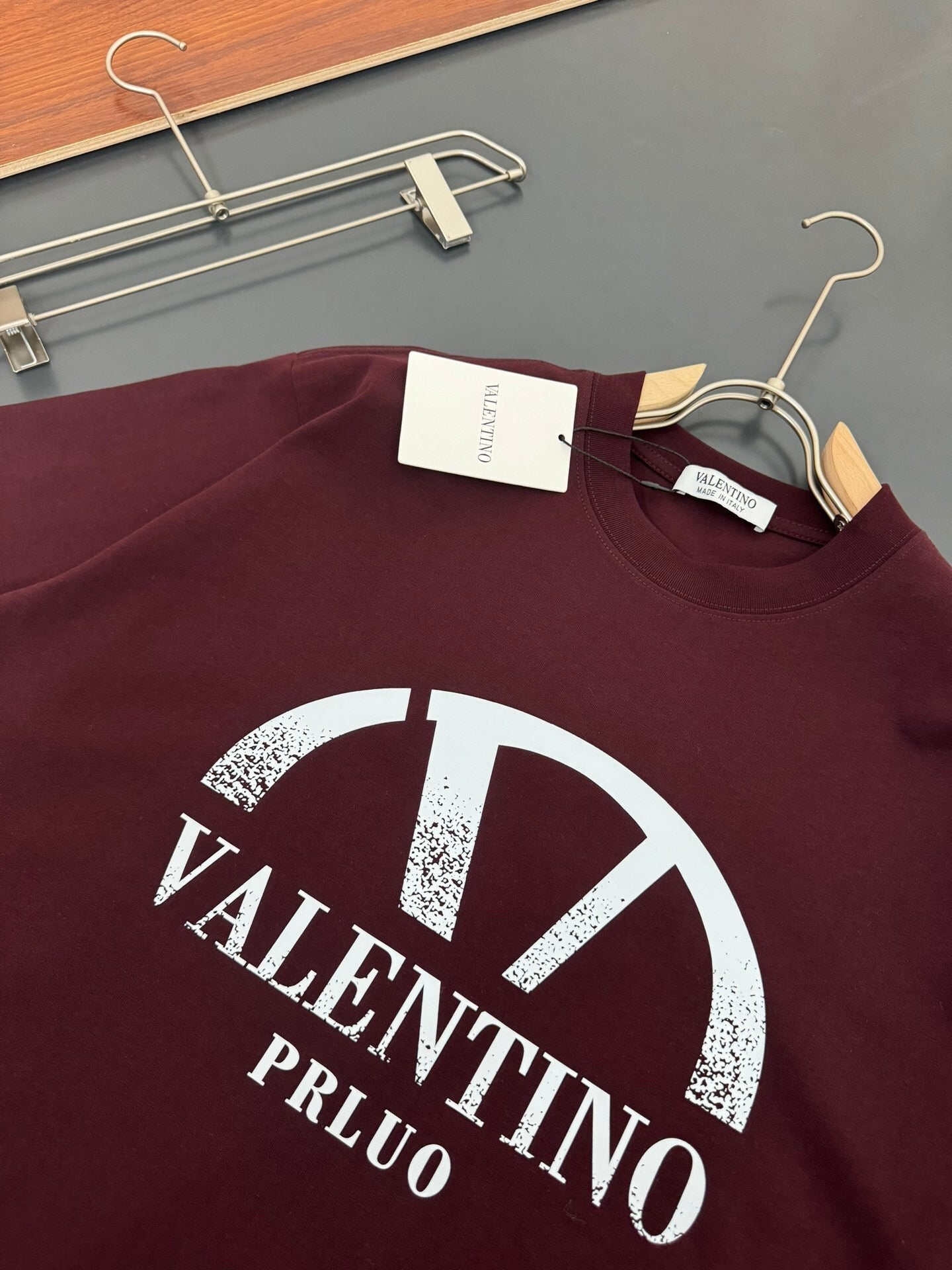 V - TSHIRT
