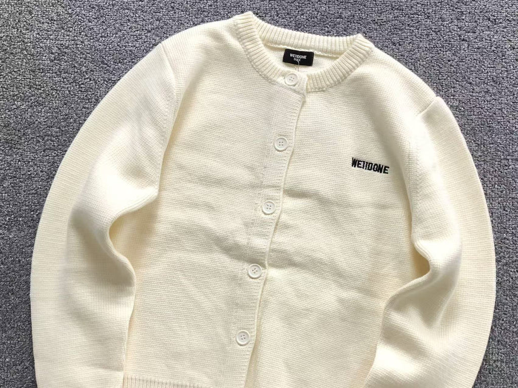 W - SWEATER