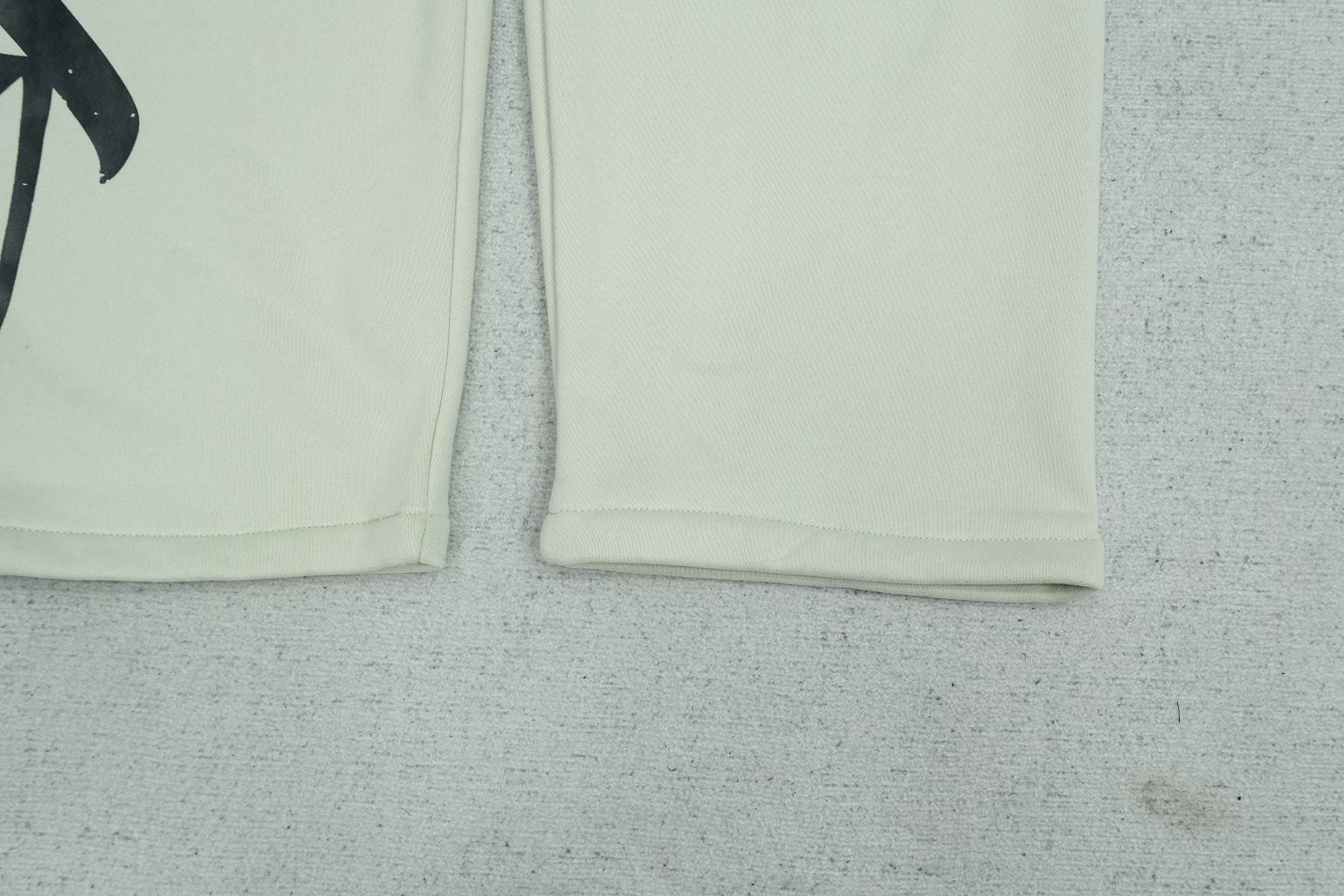 C - SWEATPANTS