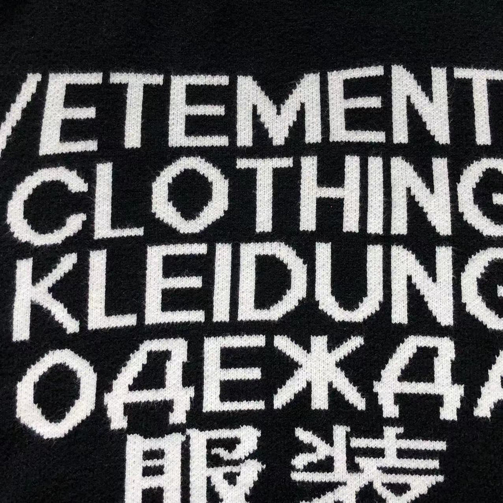V - SWEATER
