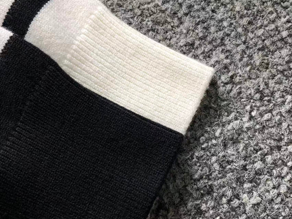 B - SWEATER