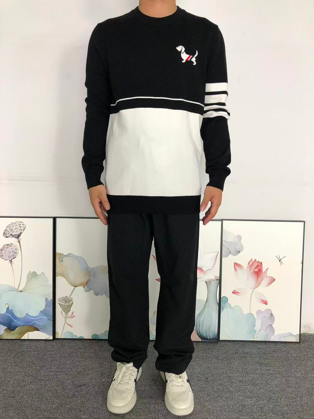 T - SWEATER