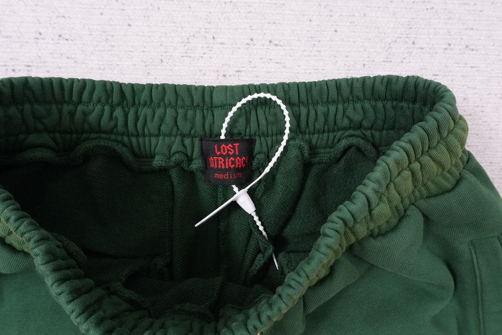 L - SWEATPANTS