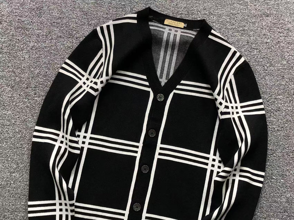 B - SWEATER