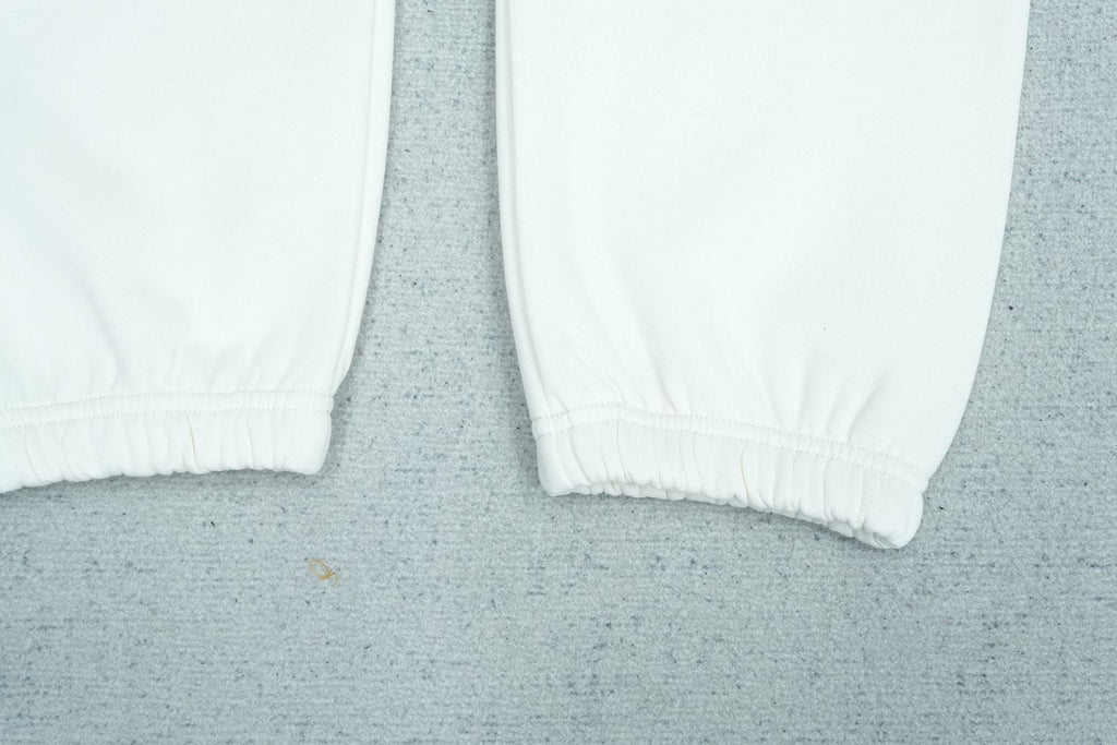 F - SWEATPANTS