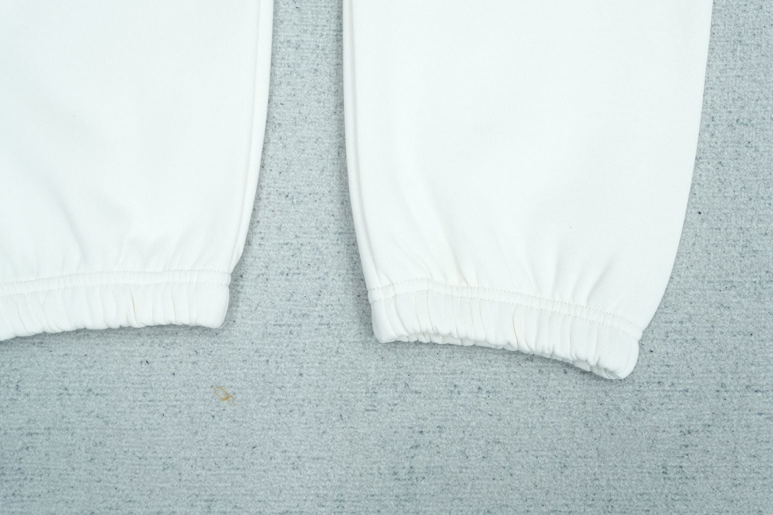 F - SWEATPANTS