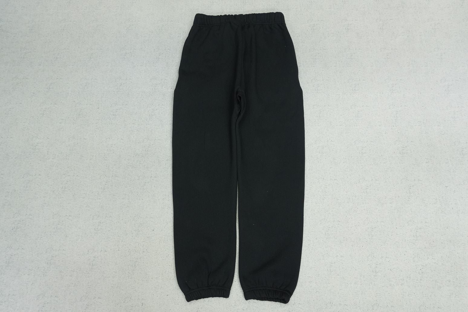 F - SWEATPANTS