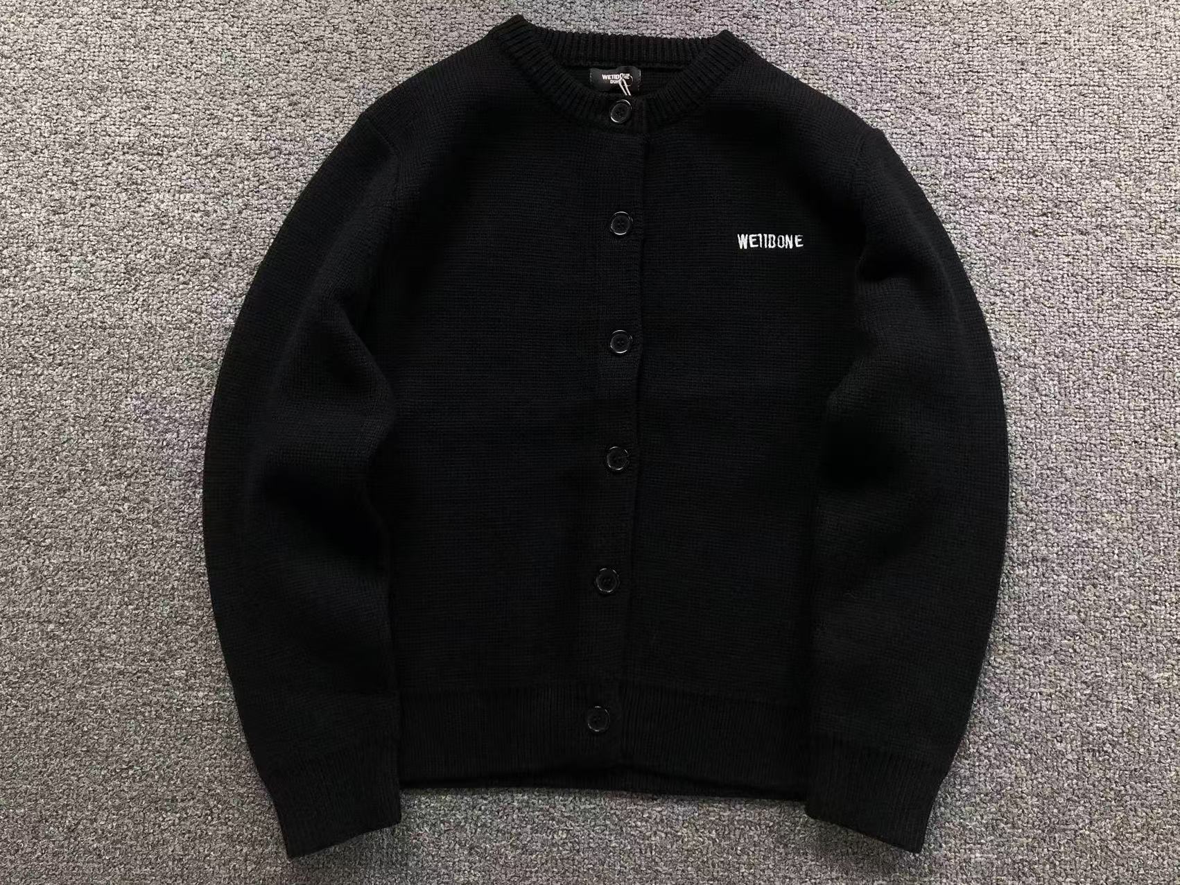 W - SWEATER