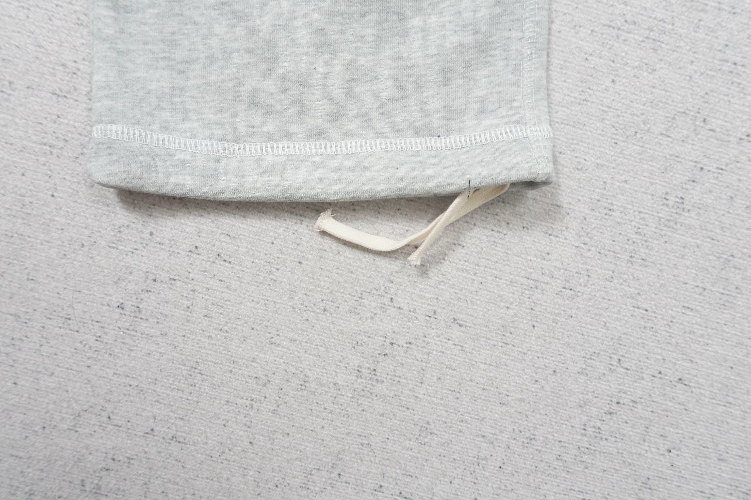 L - SWEATPANTS